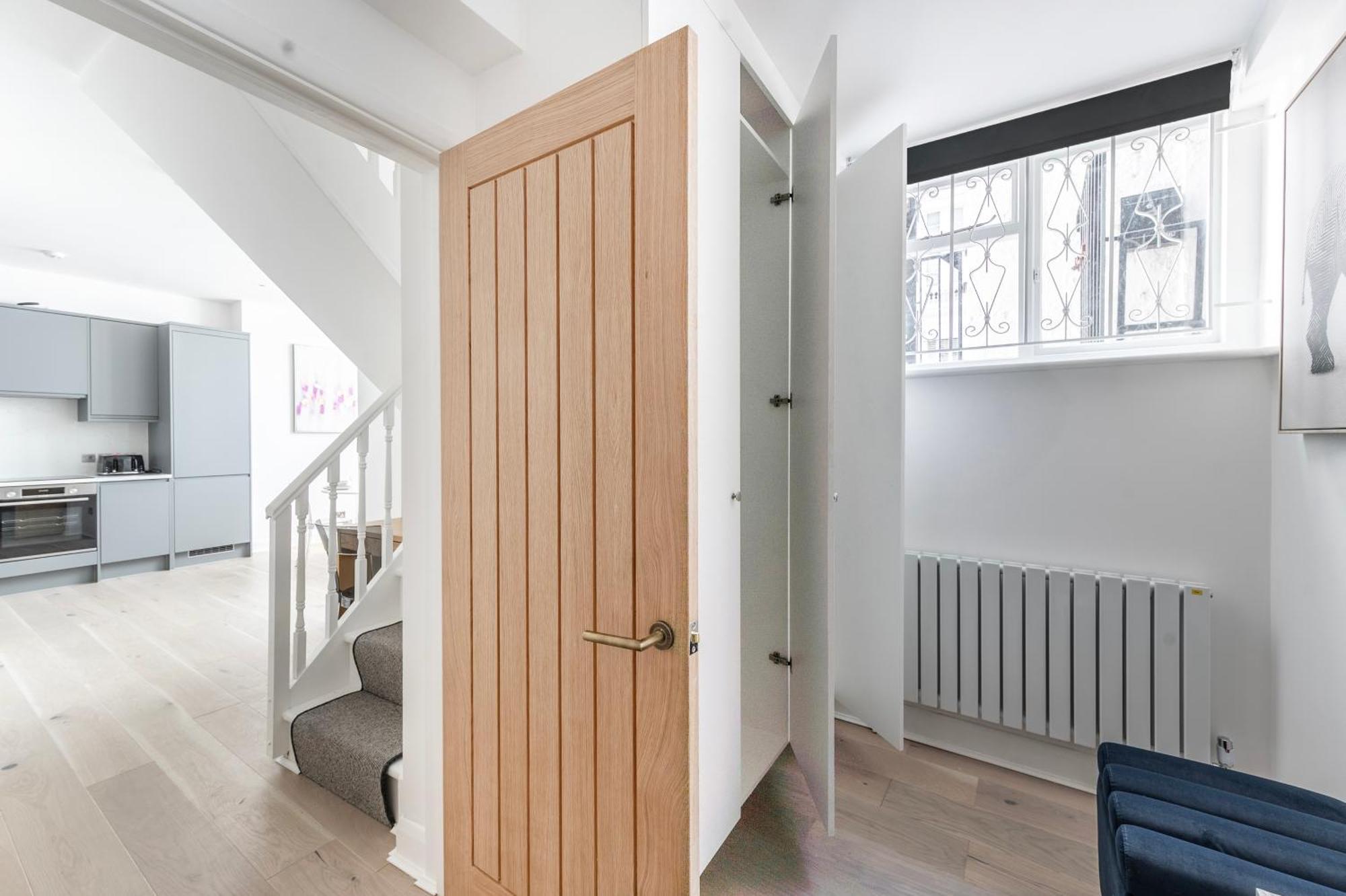 Townhouse Moments From Hyde Park & Notting Hill - Free Luggage Storage Nearby And In Unit Washing Machine & Dryer Londen