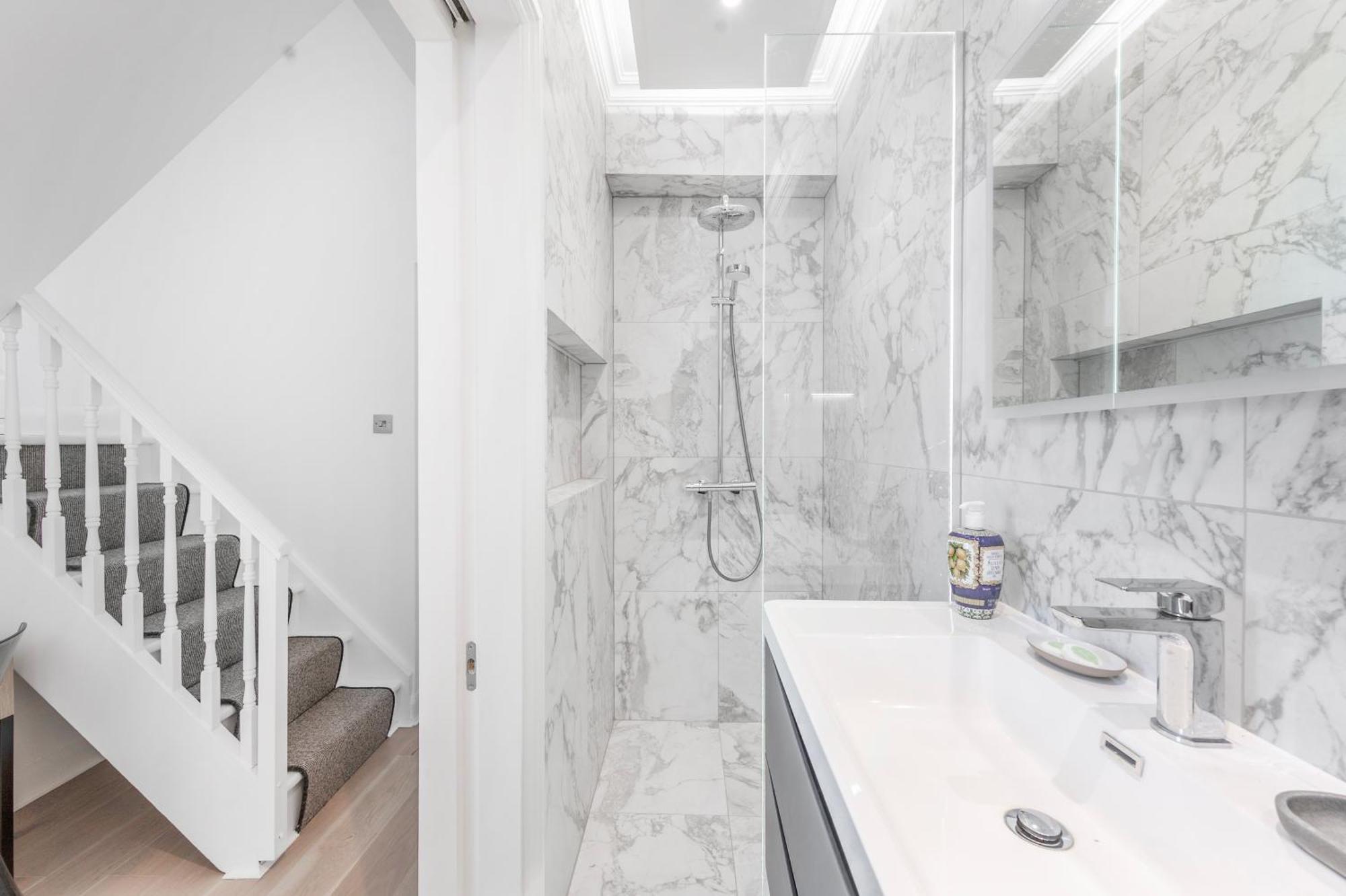 Townhouse Moments From Hyde Park & Notting Hill - Free Luggage Storage Nearby And In Unit Washing Machine & Dryer Vakantiehuis Londen